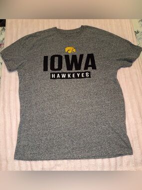 Champion Gray Heather Logo Tee with Black & Yellow Script HAWKEYES Mens Large